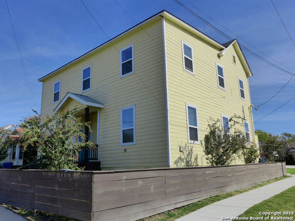 432 S Olive Unit 1 San Antonio, TX Multifamily Active - Photo 1 of 13. Opens carousel modal
