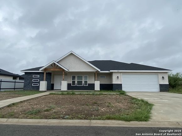 414 Pitaya Lane Del Rio, TX House Active - Photo 1 of 20. Opens carousel modal