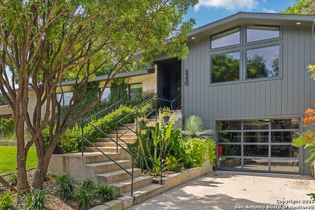 2330 Blanton Dr
