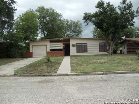 339 Timberlane