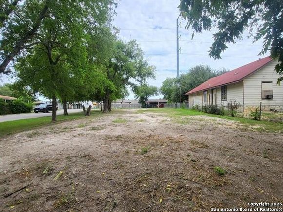 5050 hemphill San Antonio, TX Plot of land Active - Photo 1 of 8. Opens carousel modal