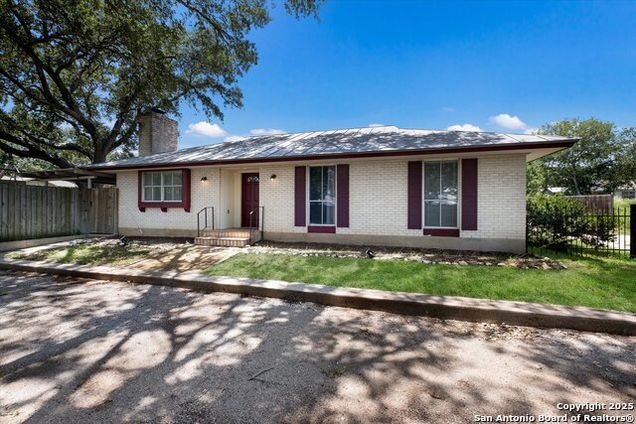 1305 G St. Floresville, TX House Active - Photo 1 of 25. Opens carousel modal