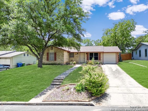 3018 Woodcliffe