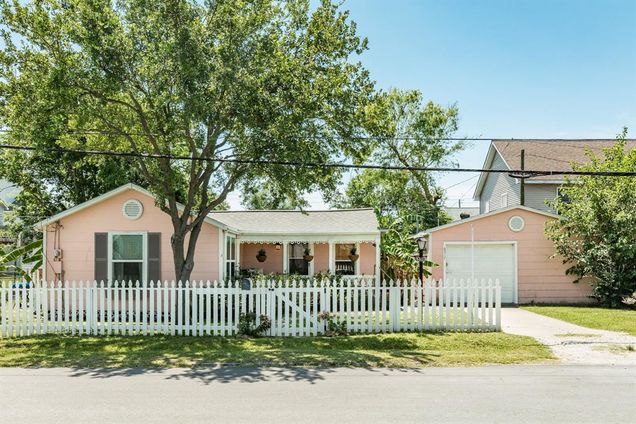 6317 Avenue R Galveston, TX House Sold - Photo 1 of 1. Opens carousel modal