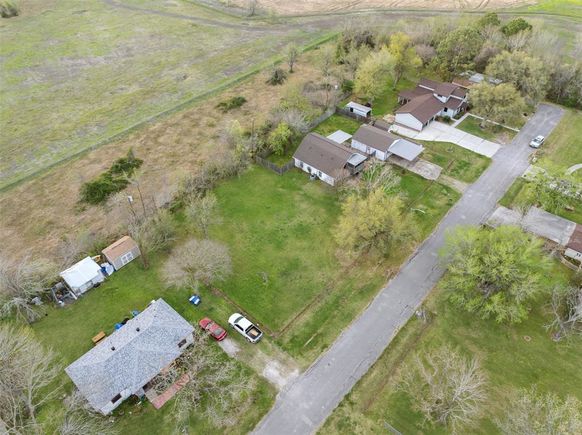 810 Robinson Road La Porte, TX House Active - Photo 1 of 14. Opens carousel modal