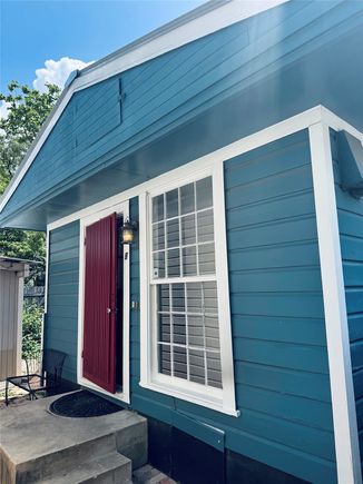 711 W 35th St Unit B Austin, TX House Active - Photo 1 of 17. Opens carousel modal
