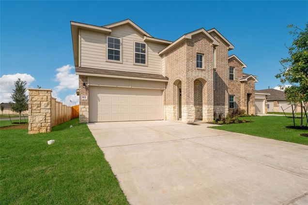 457 Mustang Lake Cir
