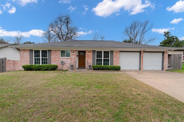 2009 Northridge Dr Austin, TX House Active - Photo 1 of 31. Opens carousel modal