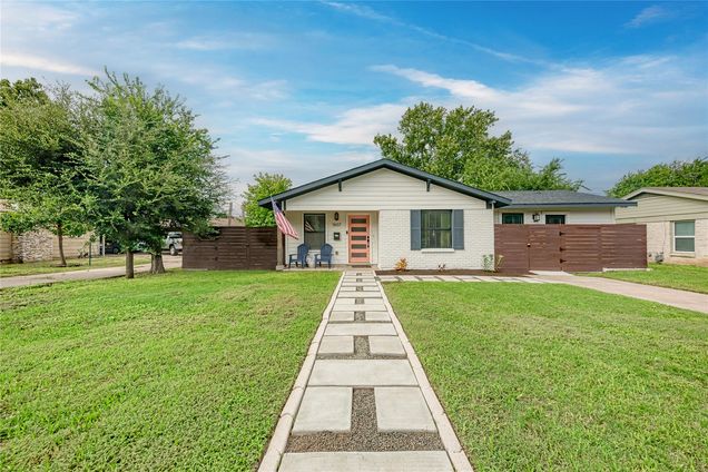1607 Sweetbriar Ave Austin, TX House Active - Photo 1 of 29. Opens carousel modal