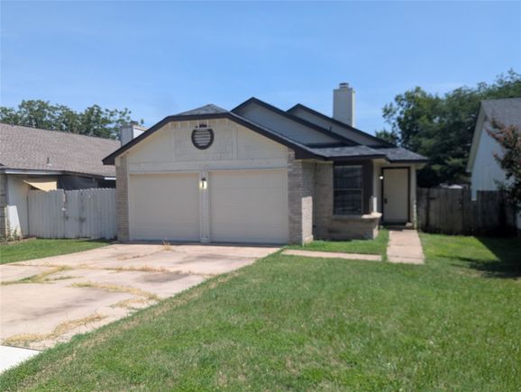 1204 Greenbriar Loop