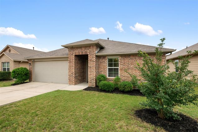 11209 Malta Dr Manor, TX House Active - Photo 1 of 34. Opens carousel modal