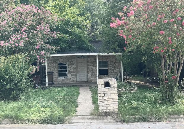 2904 Castro St Austin, TX House Active - Photo 1 of 1. Opens carousel modal