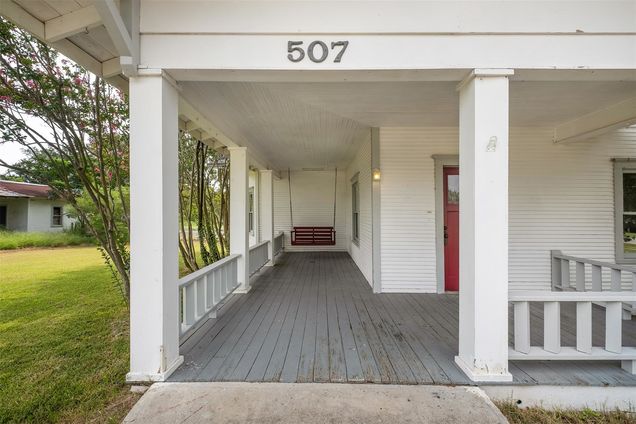 507 Ash St Smithville, TX House Active - Photo 1 of 39. Opens carousel modal