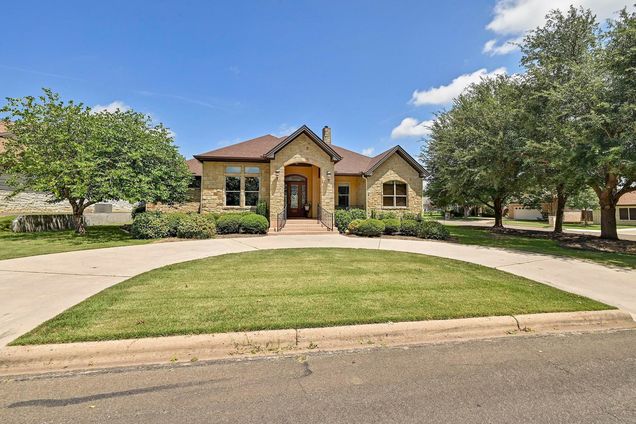 114 Preston Trl