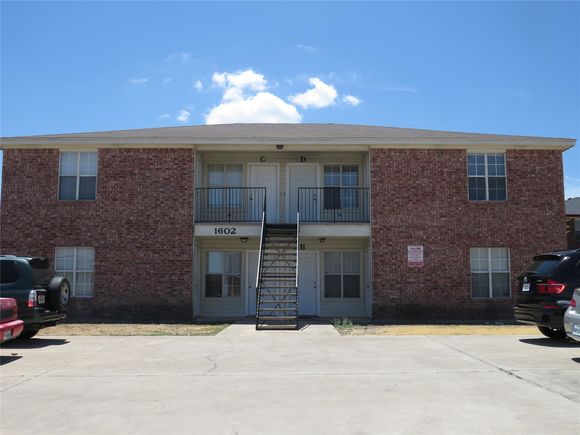 1602 Dugger Cir Killeen, TX Multifamily Active - Photo 1 of 28. Opens carousel modal