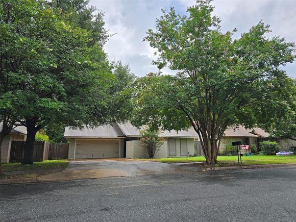 #4565980 Austin, TX House Active - Photo 1 of 22. Opens carousel modal