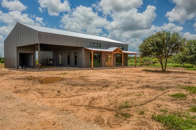 10482 County Road 276 Somerville, TX House Active - Photo 1 of 20. Opens carousel modal