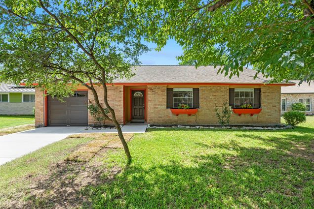 6304 Clubway Ln Austin, TX House Active - Photo 1 of 25. Opens carousel modal