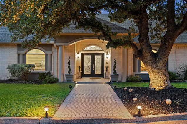 4411 Hennig Dr