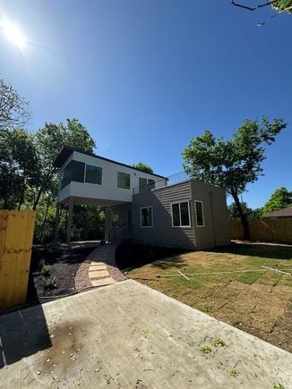 403 Middle Ln Unit 2