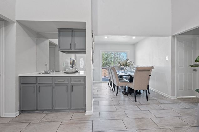 1002 Parkside Cir