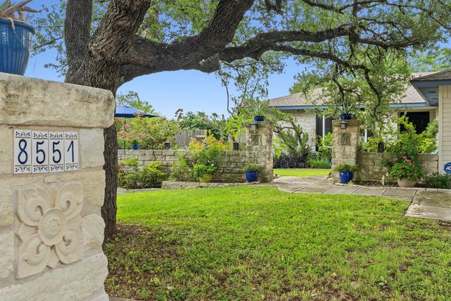 #7453534 Austin, TX House Active - Photo 1 of 40. Opens carousel modal