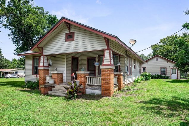 186 El Paso St McDade, TX House Active - Photo 1 of 40. Opens carousel modal