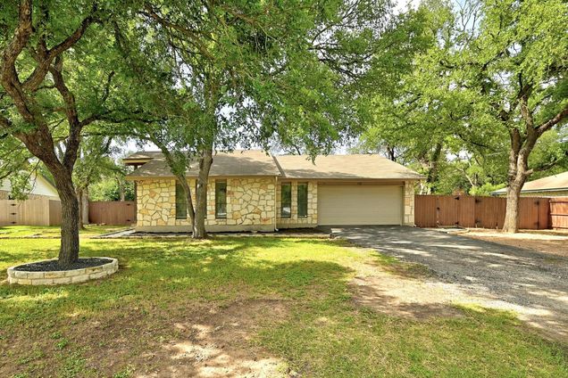 1010 Serenada Dr