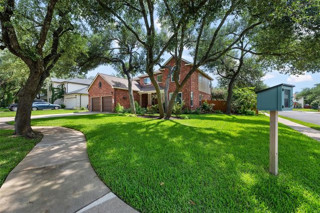 2801 Bluejay Dr