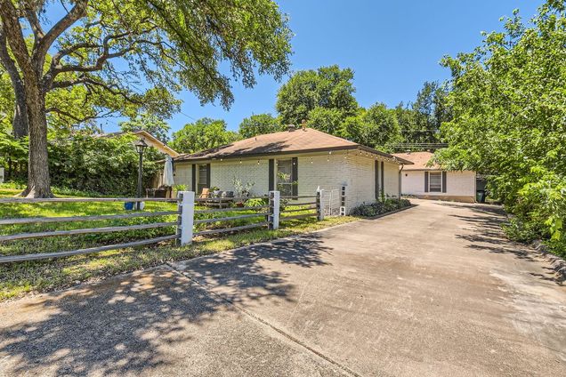 3404 South Oak Dr Austin, TX Multifamily Active - Photo 1 of 16. Opens carousel modal