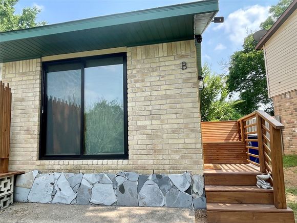 1023 Nile St Austin, TX House Active - Photo 1 of 14. Opens carousel modal
