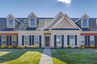 5850 Crestlawn Trail