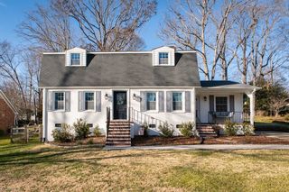 725 Rollingwood Drive