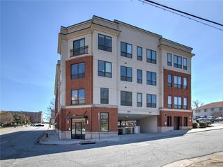 411 W Washington Street Unit 302