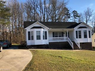 109 Larkspur Lane