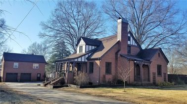 1304 Meadow Road