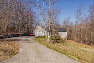 1040 Greenleaf Acres Drive