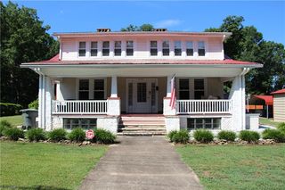 533 College Street