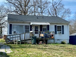 1121 Easton Road