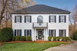 5 Grey Oaks Circle