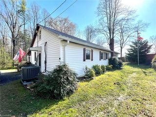 2324 Boomer Road