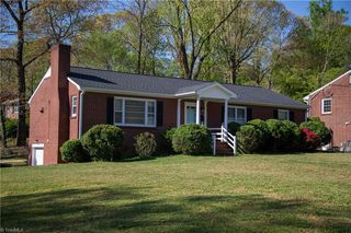 2700 Cherokee Lane