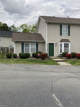 16 Grassy Knoll Circle