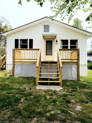 123 College Street