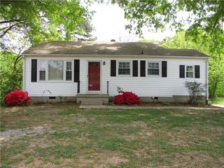 828 Donnell Street