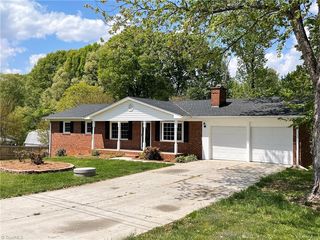 111 Roswell Court