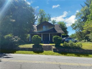 607 Hospital Avenue NW