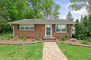 4401 Laura View Trail