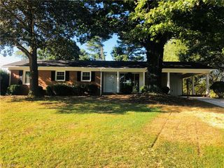 1604 E Fairfield Drive