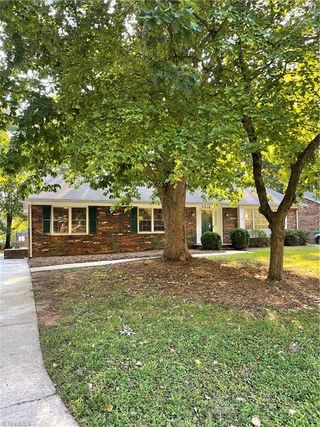 3214 Pine Needles Road